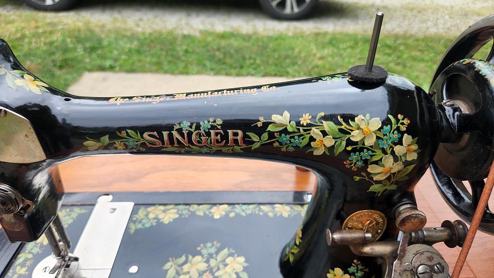 Singer Model 27 Dogwood