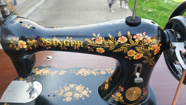 Singer 'Painted' Potentilla/Apple Blossom? Decals