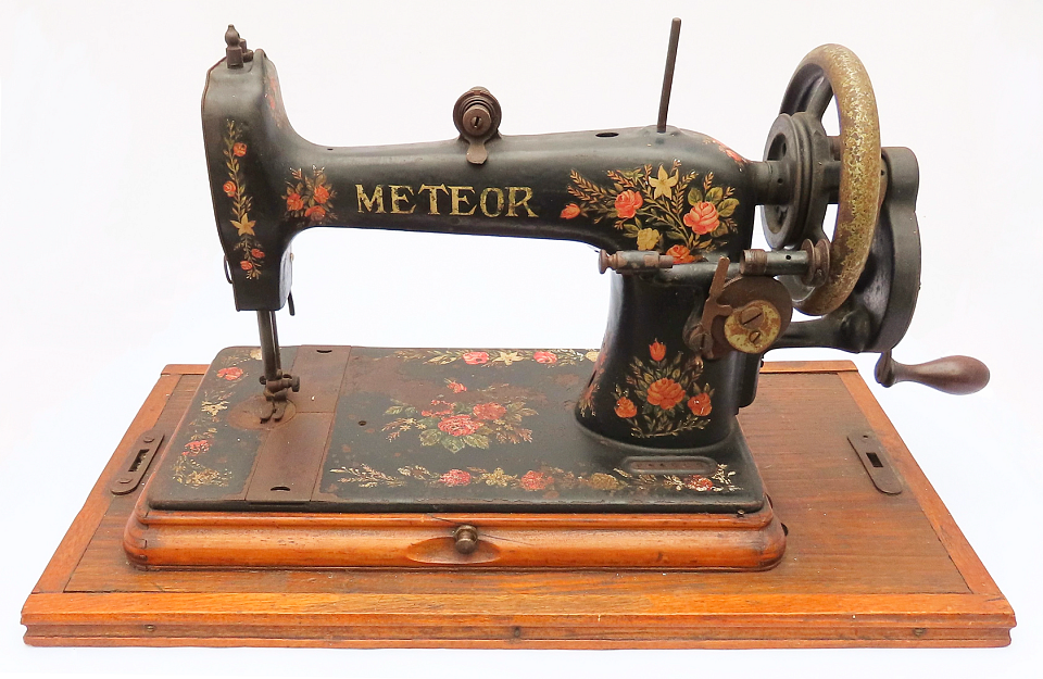 Meteor Sewing Machine F44612