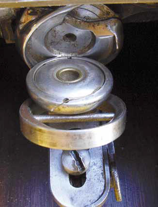 Usual Wheeler & Wilson hook, bobbin and retaining ring